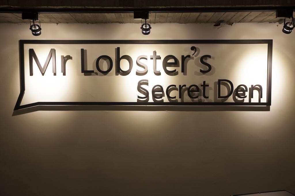 Mr. Lobster'S Secret Den Design Hostel Tajpej Kültér fotó